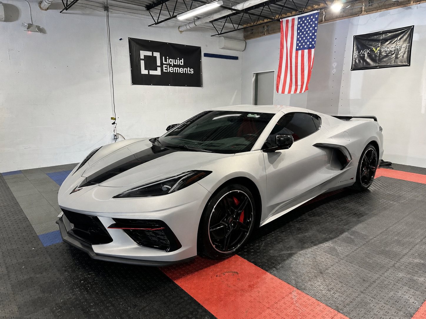 Ceramic coating in Orlando, FL · Chevrolet Corvette after mirror gloss · hydrophobic beading